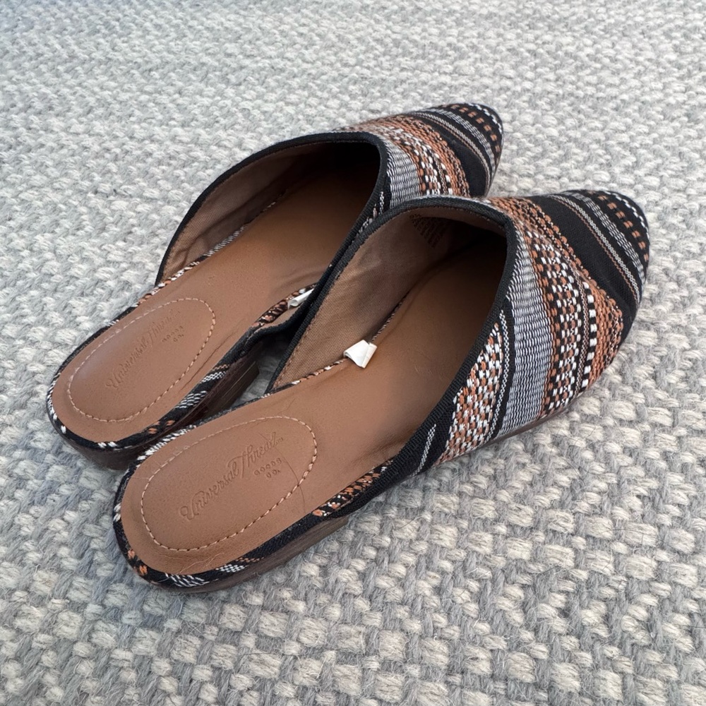 Universal Thread Black and Orange Slip-On Shoes